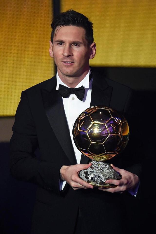 罗体：瓦尔迪家中被盗损失10万欧元财物，窃贼跟踪了他和家人（罗体：窃贼尾随瓦尔迪一家后入室盗窃，其家中损失约10万欧元财物）