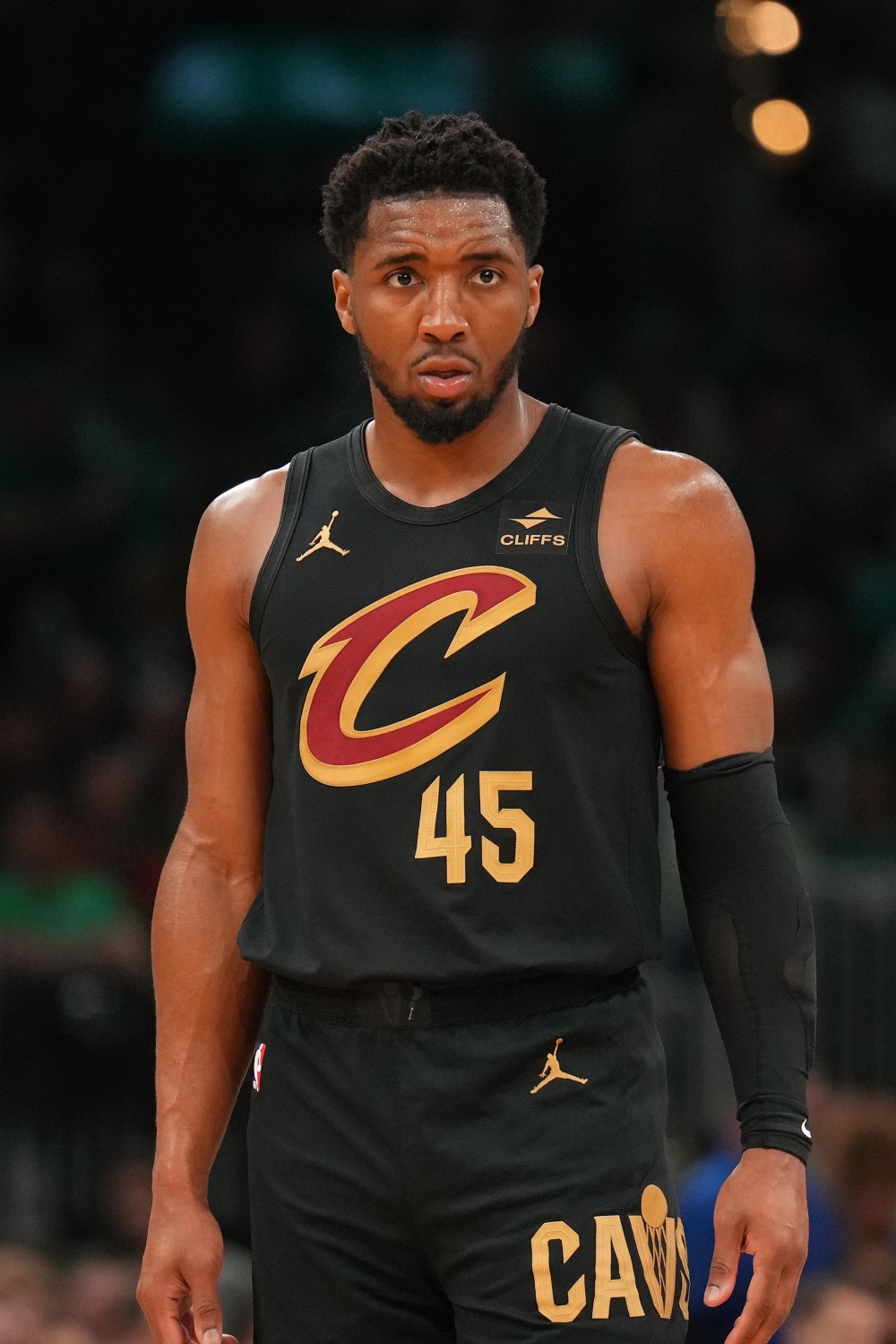 约基奇生涯3次100%命中率砍25+，历史上仅张伯伦更多（约基奇三度以100%命中率拿下25+，历史仅次张伯伦）