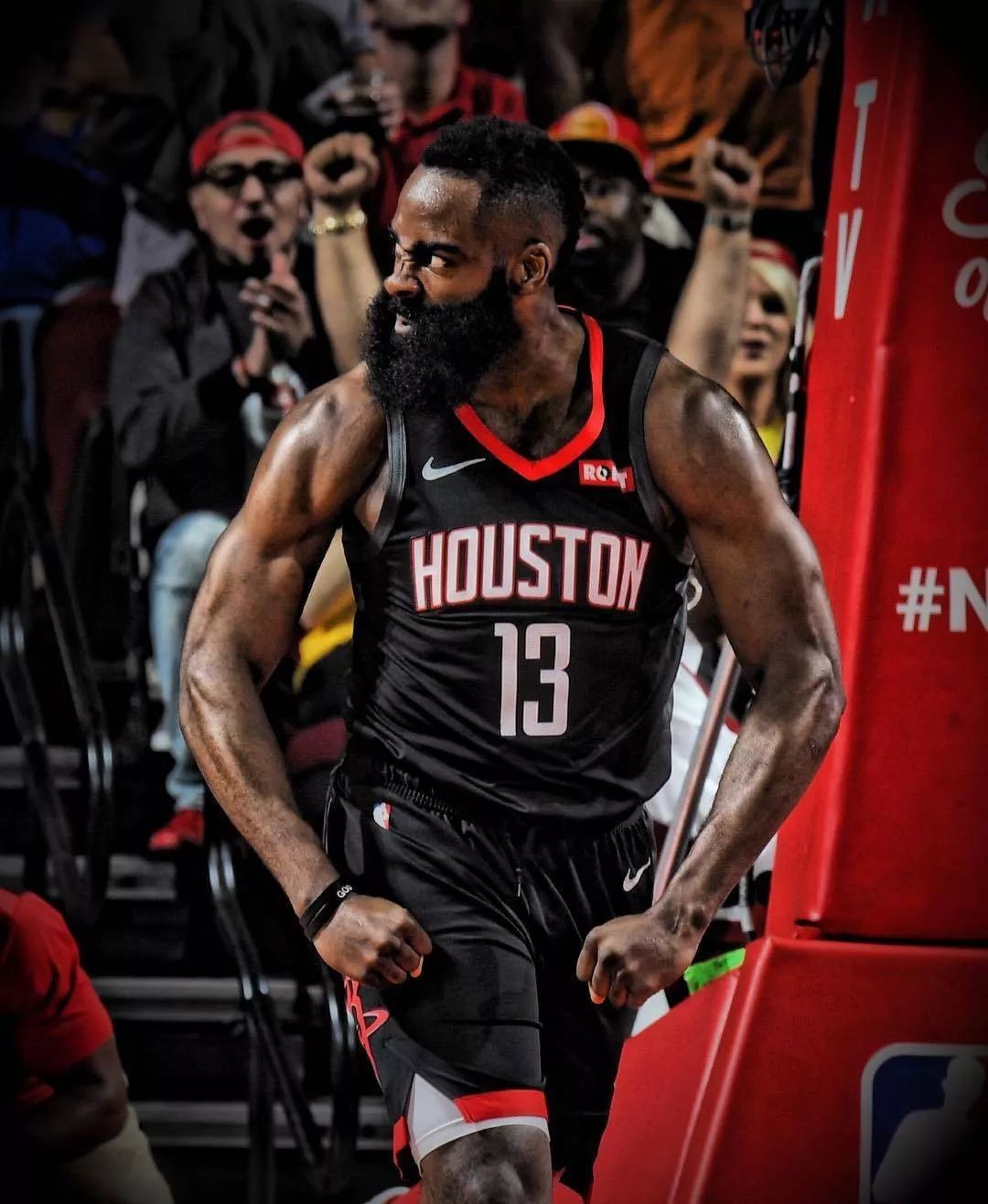 40岁前曼城队长费尔南迪尼奥自宣退役，球员生涯23年赢得30冠（40岁前曼城队长费尔南迪尼奥宣布挂靴，23年职业生涯斩获30冠）