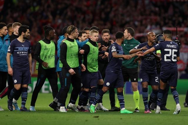 从此便是贝爵爷，英媒：贝克汉姆今日正式被授予爵士头衔（英媒：贝克汉姆今日正式获授爵士头衔，“贝爵爷”实至名归）