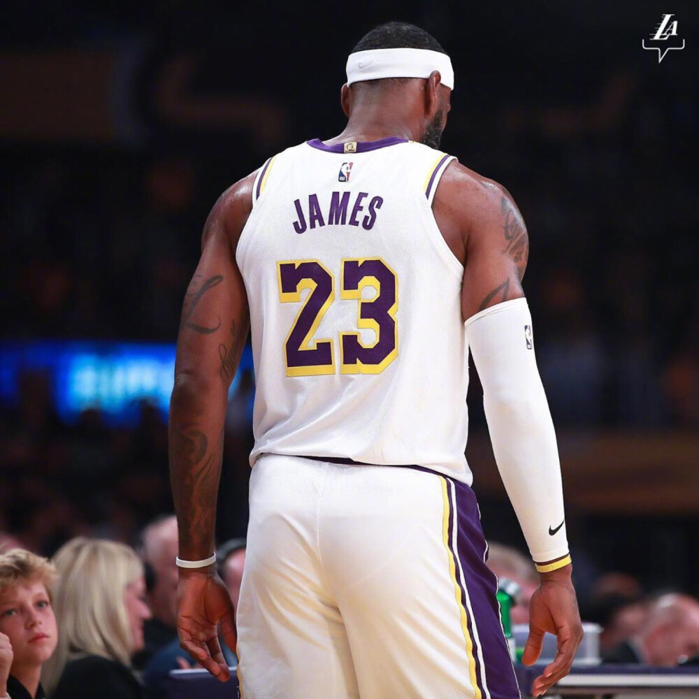 马德兴：上海体院有高端实验室，U18男足身体检测后会建档（马德兴：上海体院配备顶尖实验室，U18男足体测后将建立档案）