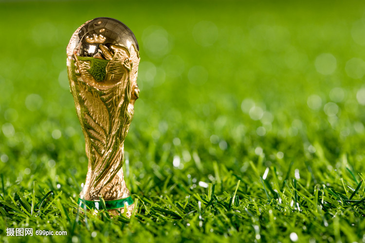 手感火热！布伦森17中9砍下33分&第三节独拿20分（布伦森火力全开！17投9中轰下33分，第三节独取20分）