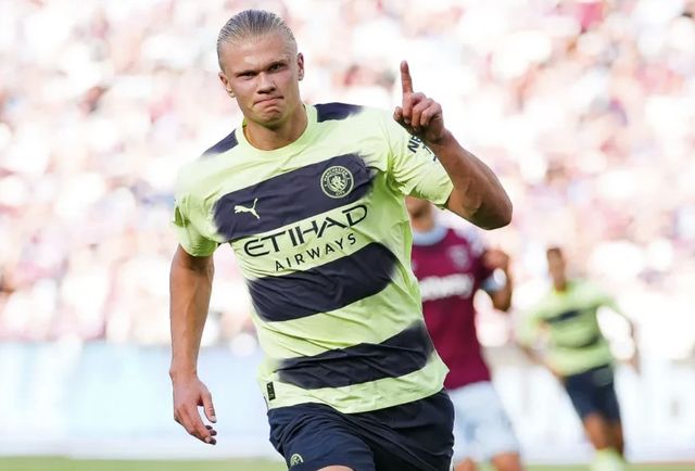 上海申花第五次屈居中超亚军（上海申花队史第五次获得中超亚军）