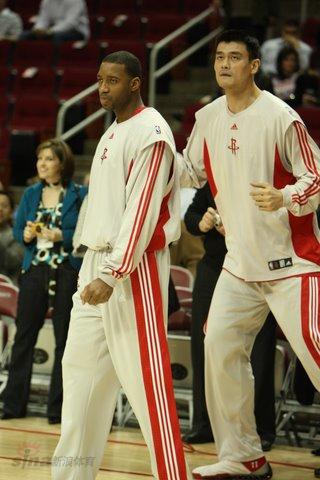 穆勒：越接近决赛看球的人越多，在数万球迷面前踢球令我兴奋（穆勒：越临近决赛观赛人数越多，置身万人面前比赛让我更兴奋）