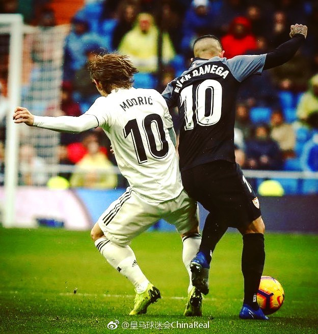 斯基拉：米兰要续约意U17国门隆戈尼，认为其是未来顶级球员（斯基拉：米兰计划与意U17门将隆戈尼续约，视其为未来顶级新星）