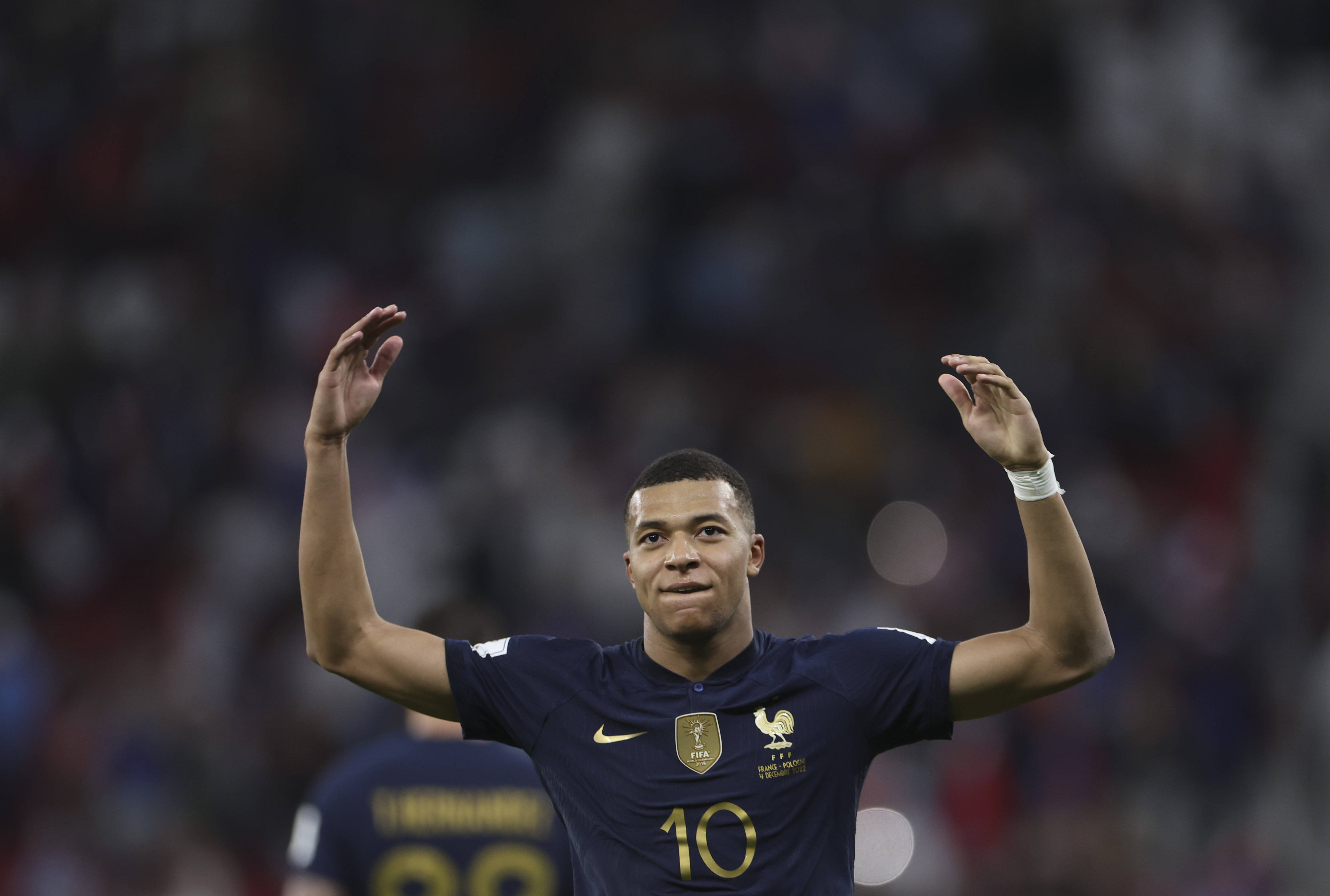 随国安已获三冠，张稀哲：拿第四冠时退役；3月份就开始练捧杯（随国安三冠在手，张稀哲：夺第4冠就退役，三月起练举杯）